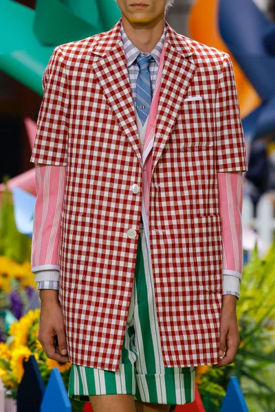 Look 185